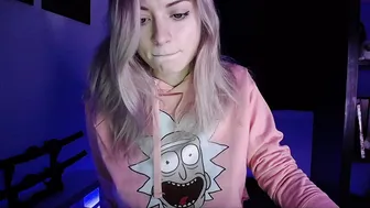 jollenne  nude rune opened her pussy