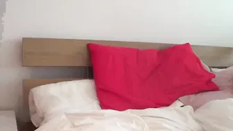 kelly hart & girl in stockings shows juicy ass