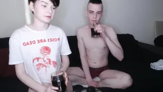 broken_but_cute big breasted harlot massages nipples