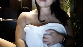 inocente_kitty  swallows a toy