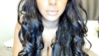 thesavannahskye  black haired babe puts big tits