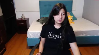 soyannie  exquisite  cam girl  fucks herself in the vagina