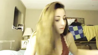 collegecamfam  slut fucks pussy and cums