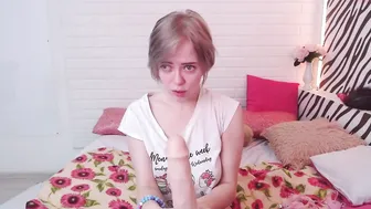 ur_need_me  shy slut pulls juicy cunt