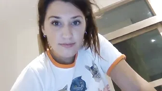 simply_skyyy  cute lady undresses in front of the camera