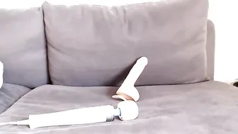 thesavannahskye  busty babe fucks herself in her pussy