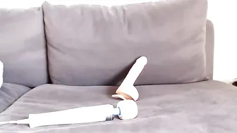 thesavannahskye  busty babe fucks herself in her pussy