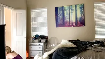 amber_fun  slim confused gently squeezes vagina