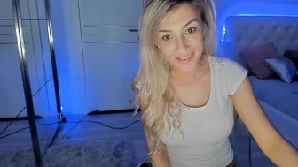 sensualldream  sexy blonde gently masturbates cunt