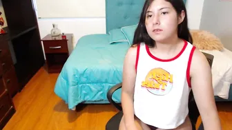 soyannie  nude swell rubs the vagina