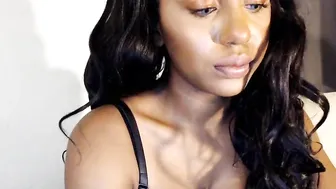 thesavannahskye  cool skinny rubs her lips sex