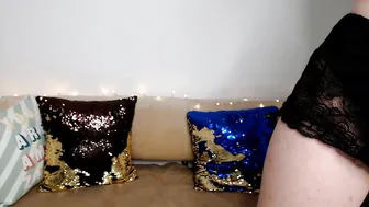 _little__princess  hot female fucks herself in the anus