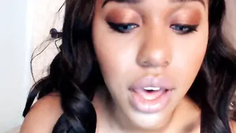thesavannahskye  luxurious blonde passionately pulls pussy