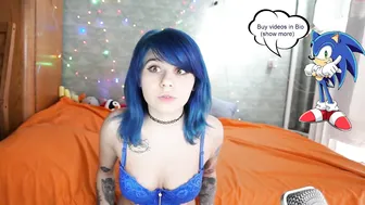 xxx_crazy_fox cam girl  masturbates shaved vagina