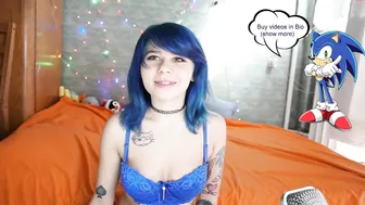 xxx_crazy_fox cam girl  masturbates shaved vagina