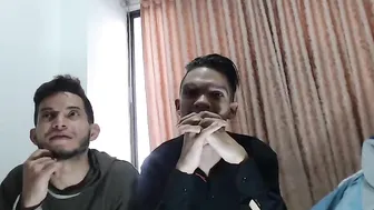 fiotti skinny bitch jerking pussy with phallus