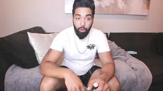 sofreshhhhh hot beast jerking her shaved cunt