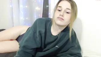 strawberry  seductive babe fucks both holes