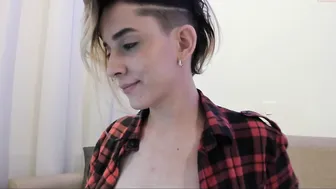 simone coquette shows shaved holes