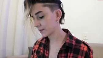 simone coquette shows shaved holes