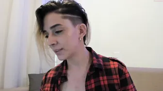 simone coquette shows shaved holes