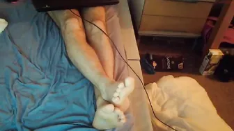 afellingyouneed busty slut fucks her cunt with a sex toy