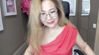 golden_n lustful skin jerks off shaved cunt