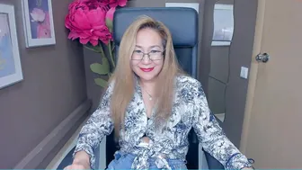 golden_n big breasted dance dances naked