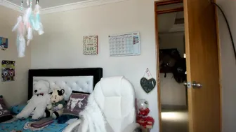 noemibcnz sweet masturbating
