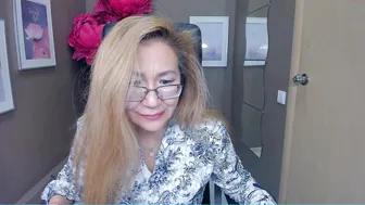 golden_n Dark-haired girlfriends