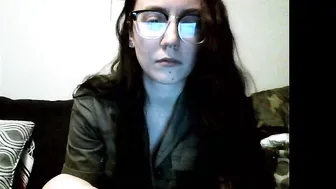 nerdygirl30 significant slut caresses sex lips