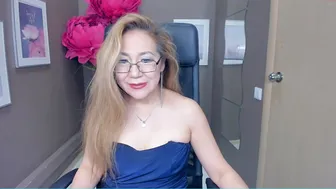 golden_n sexy girls teasing pussies