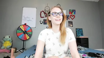 syndica whore chick sucks penis gentleman