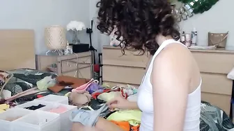 theislandgirl sultry woman fiercely jerks her pussy