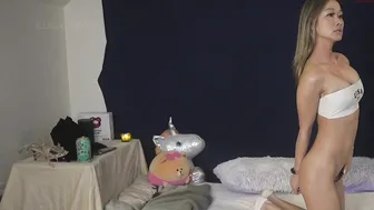 sweetmialeelove busty chick caresses shaved foil