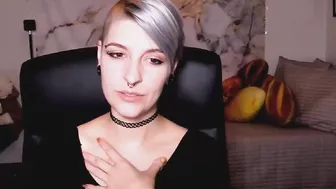 mohawkmolly elegant whore massages juicy vagina