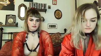 evalix busty bitch massages her pussy and nipples