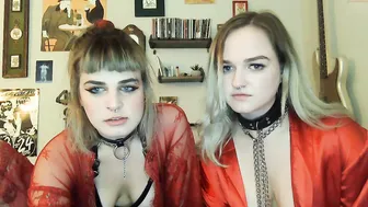 evalix busty bitch massages her pussy and nipples