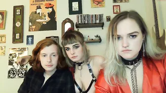 evalix busty bitch massages her pussy and nipples