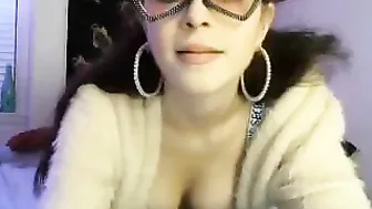 lillyspunk pretty lady fucking pussy with sex machine