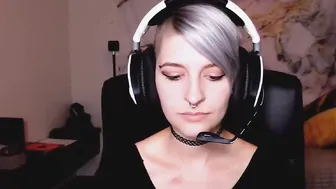 mohawkmolly wonderful chick fingering both holes hard