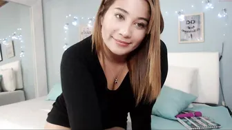 xxxcome_herexxx charming babe masturbates with sex toy