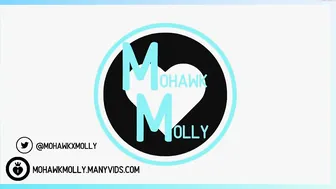 mohawkmolly beautiful woman jerks off pussy