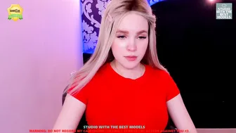 mikki_coy moans sweetly