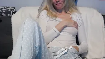 s_mailleee sexy chickens caress excited nipples