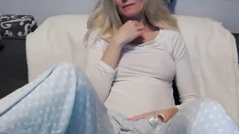 s_mailleee sexy chickens caress excited nipples