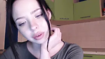 mrs_eva sultry slut fucks her pussy