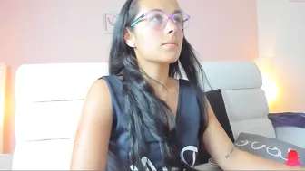 lilicarter_ black-haired slut takes a shower