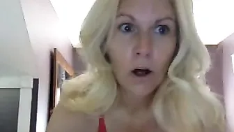 rachaelb the stubborn slut fucks herself with a phallus