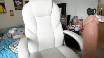 noemibcnz skinny bitch jerking pussy with phallus